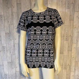 East 5th  Black and White Sjort Sleeve Women's Blouse Size Medium